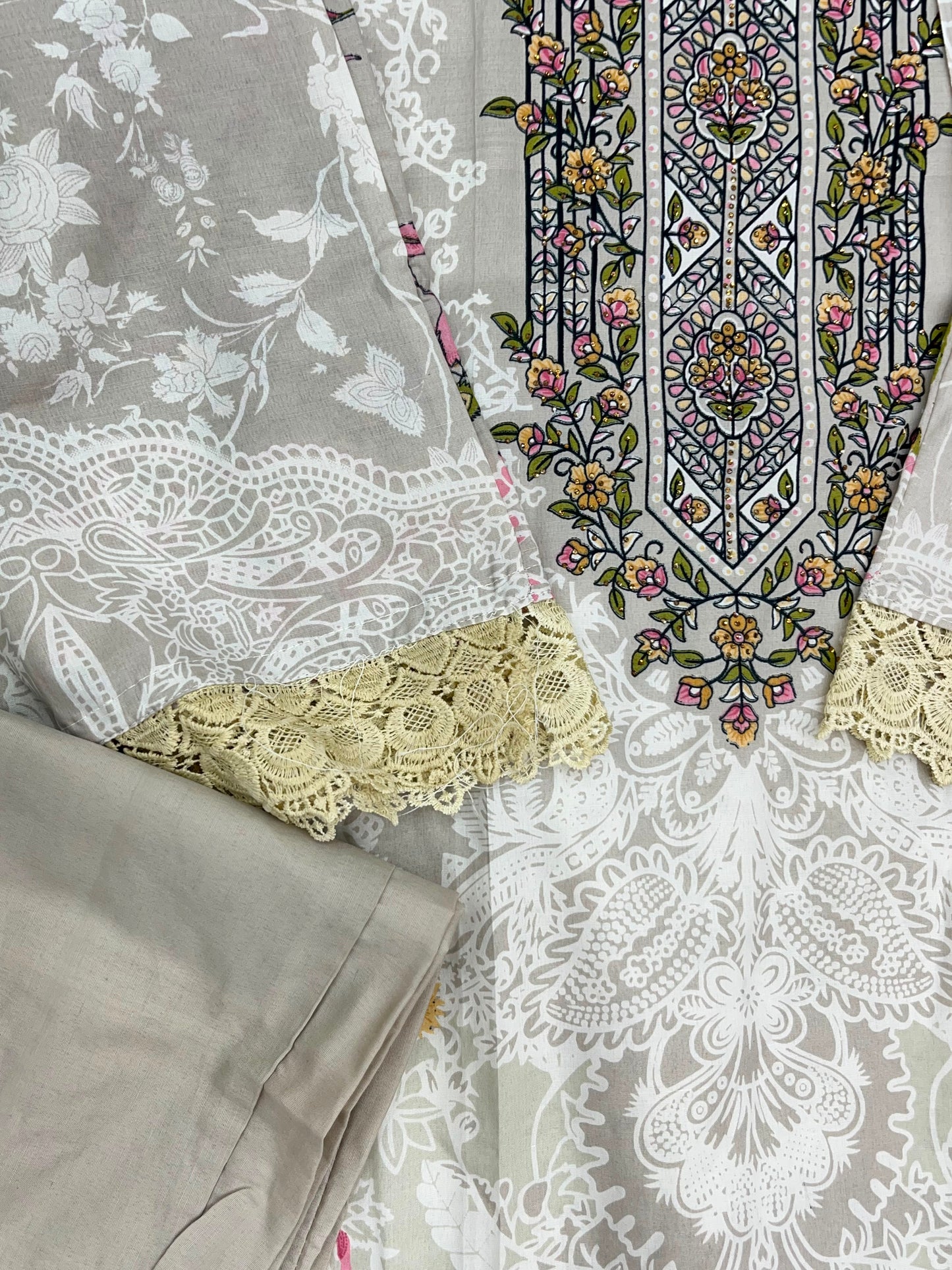 1261 Pakistani Printed Suit