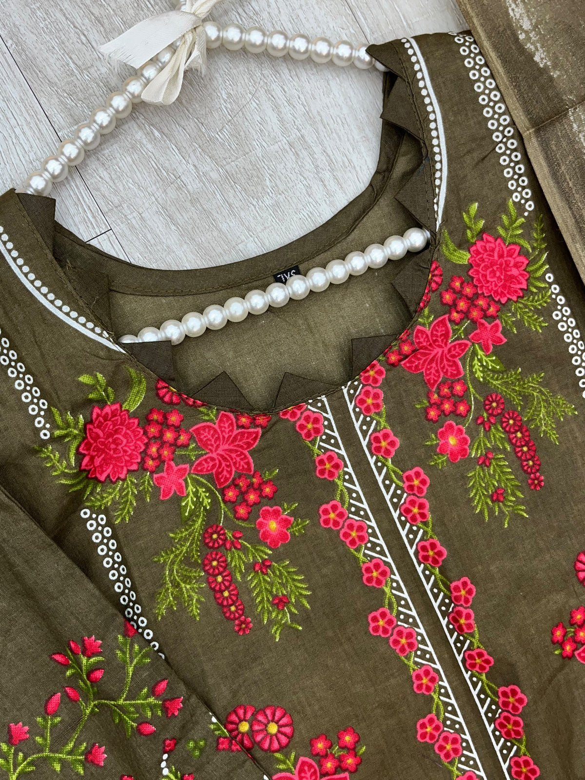 1507 Pakistani Embroidered Suit