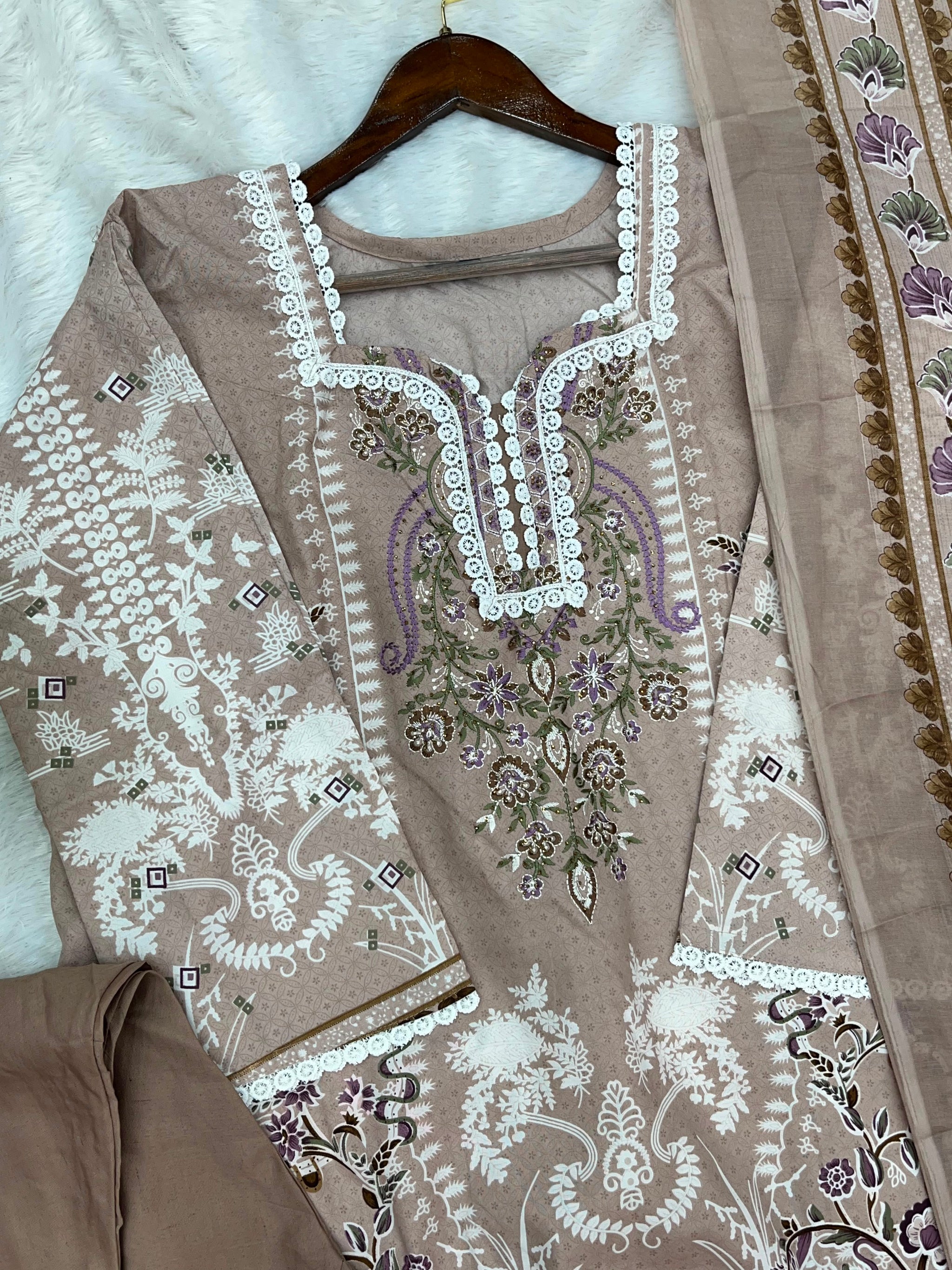 1294 Pakistani Embroidered Suit - Vandana Sobia Nazer