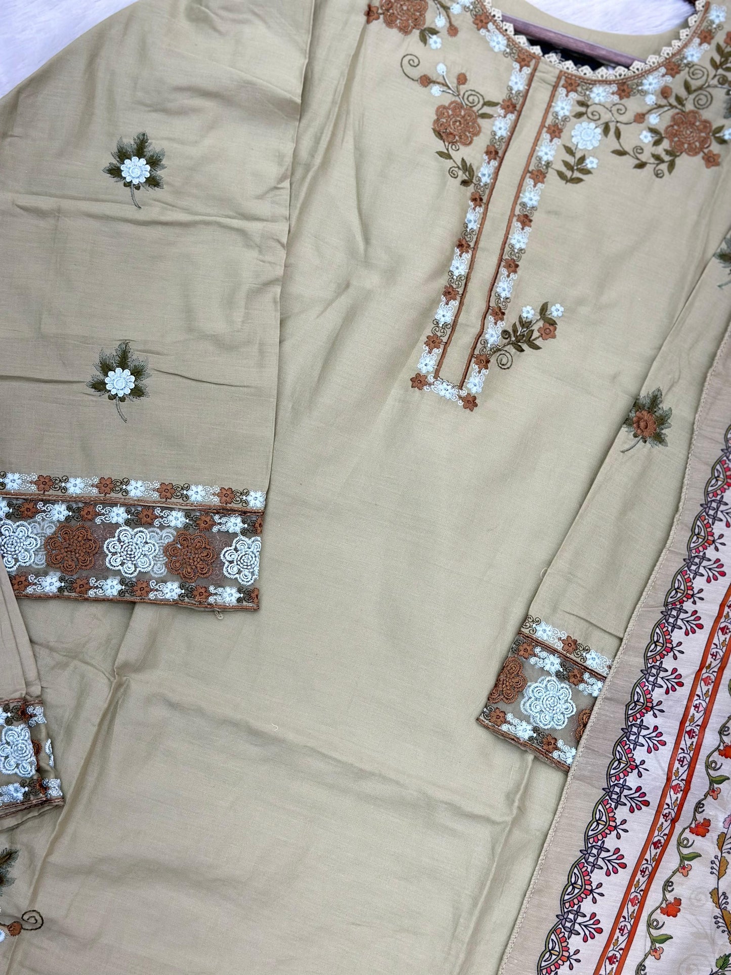 770 Readymade Pakistani Embroidered Suit