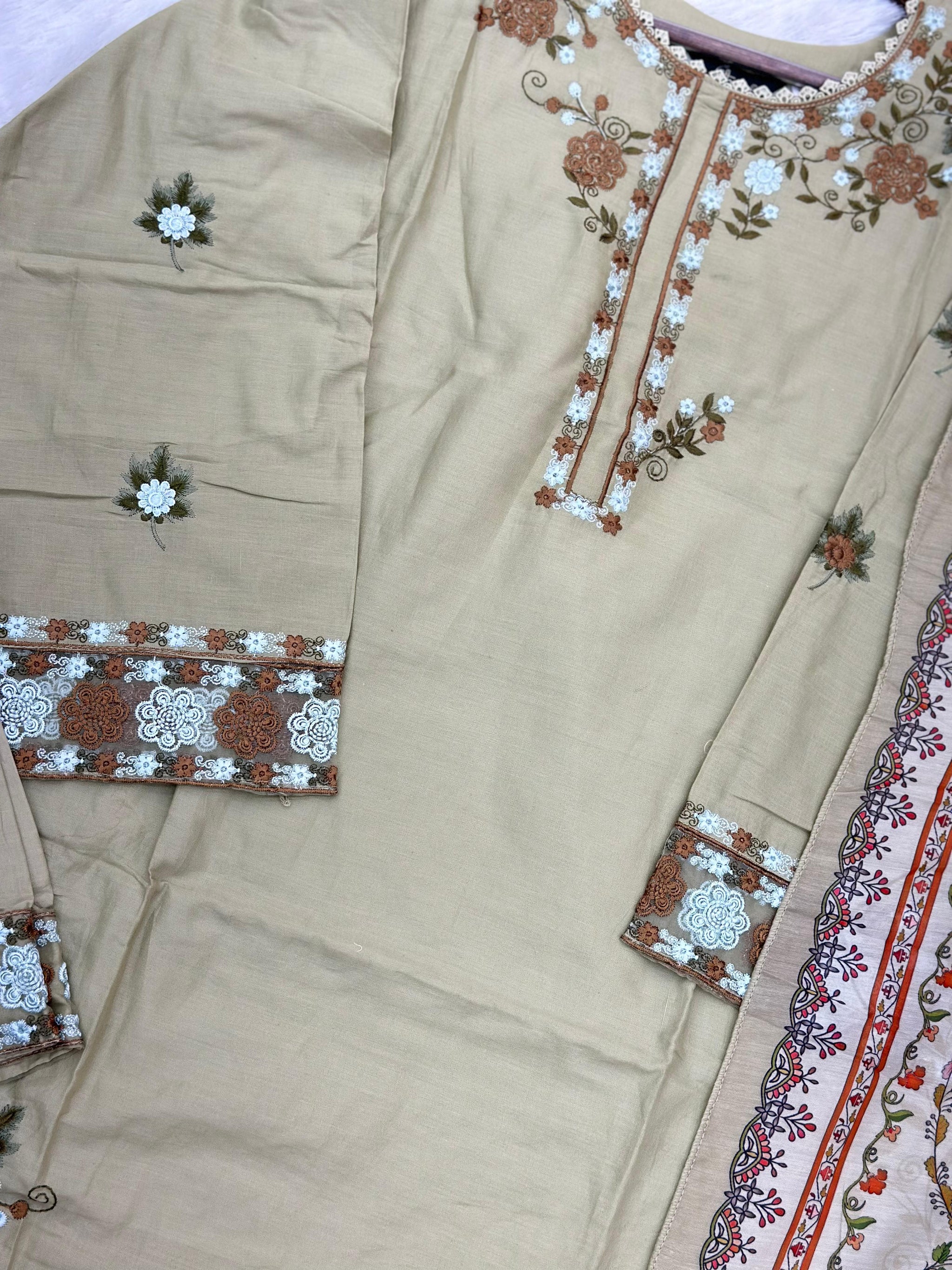 770 Readymade Pakistani Embroidered Suit
