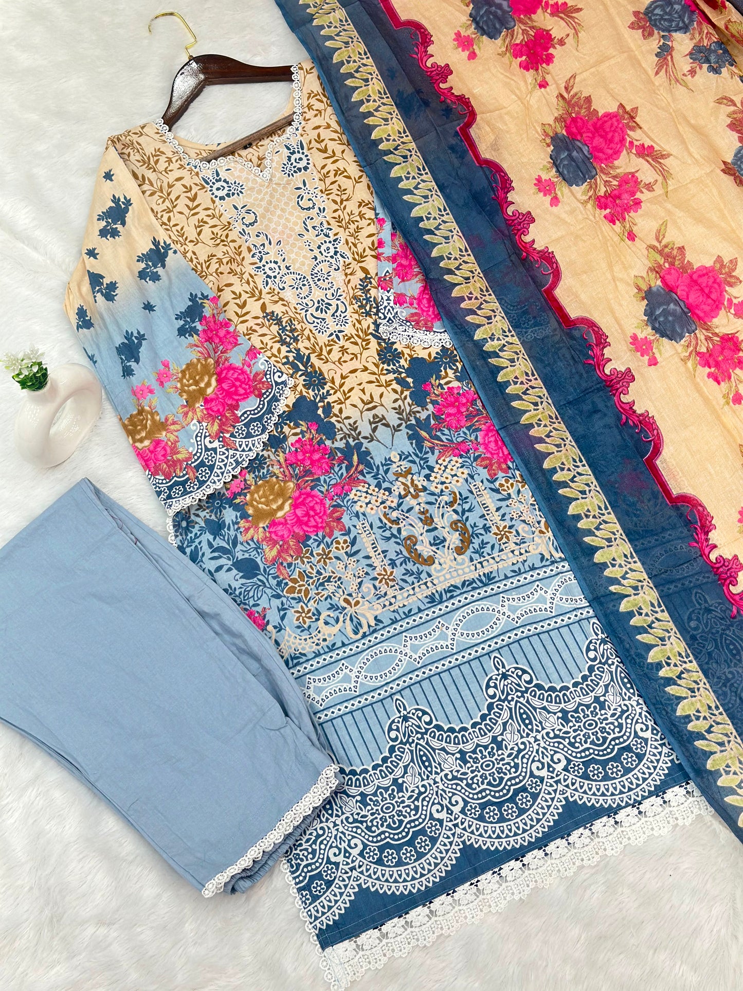 928 Pakistani Embroidered Suit