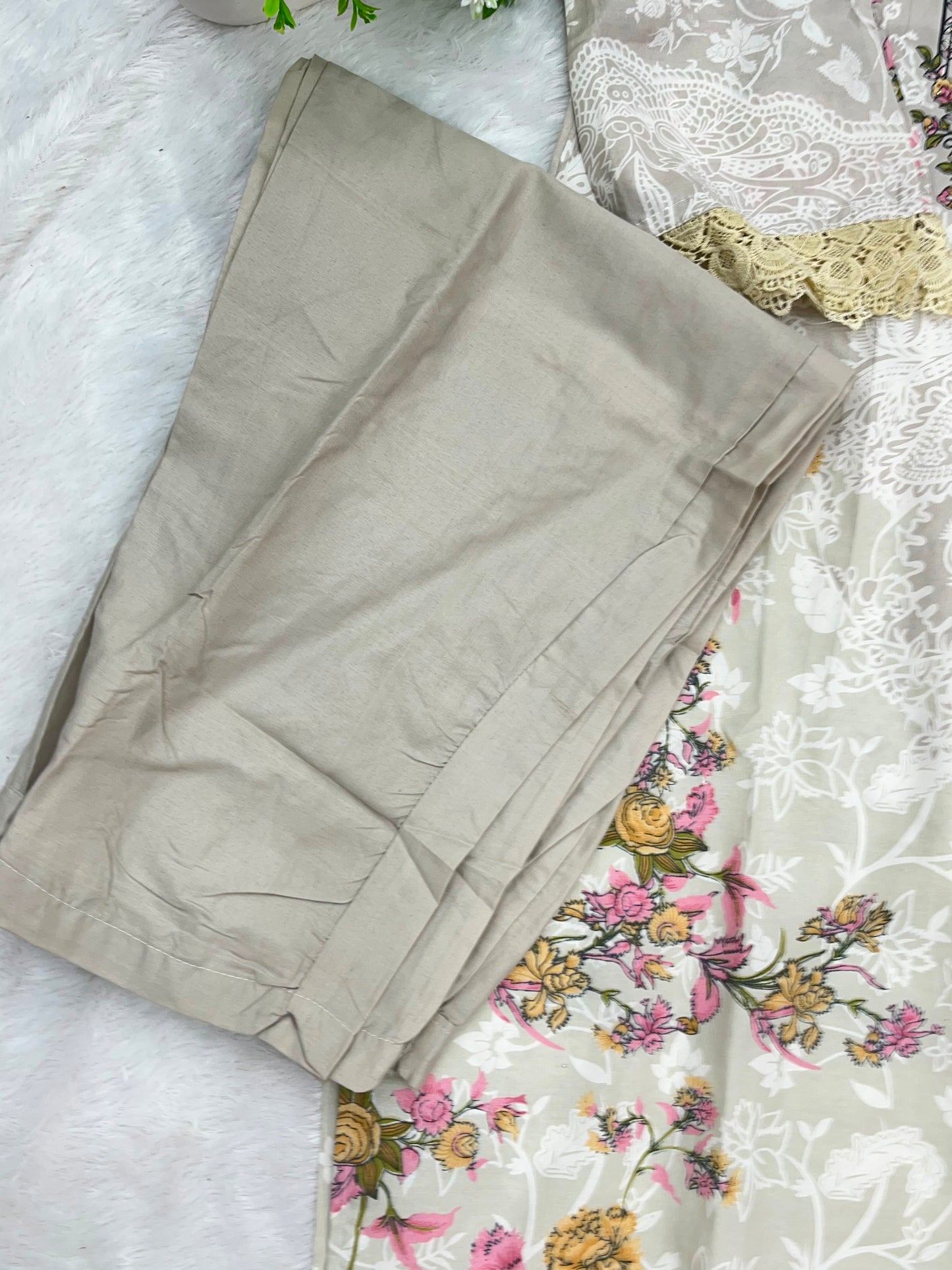 1261 Pakistani Printed Suit
