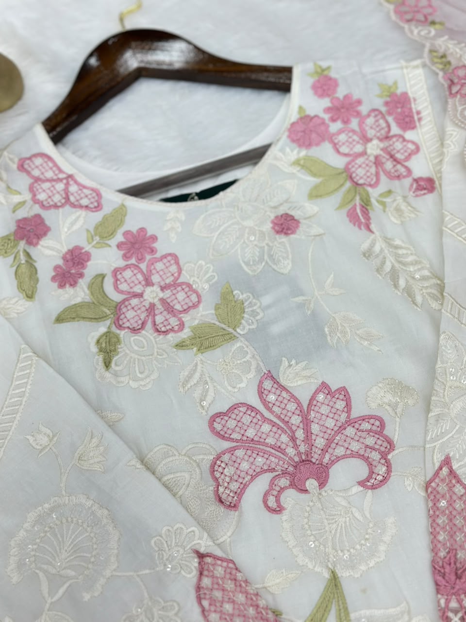 710 Pakistani Heavy Lawn Suit