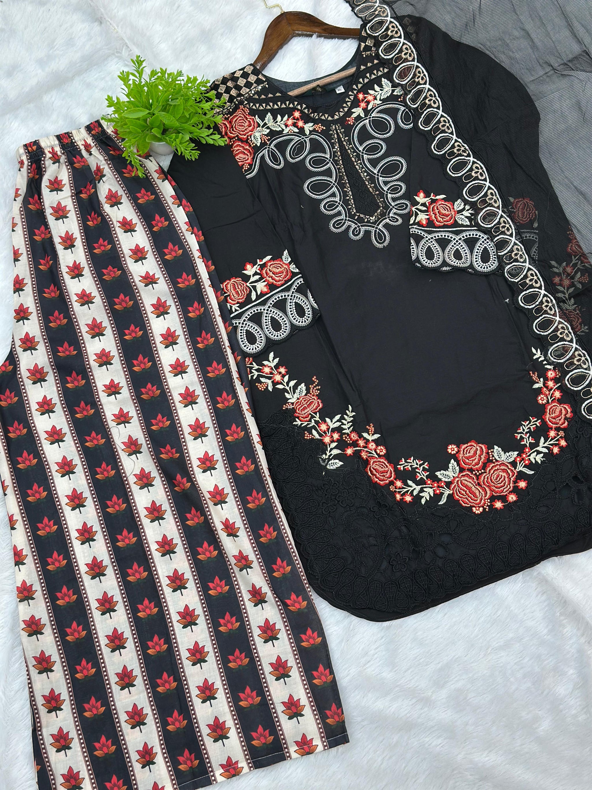 773 Readymade Pakistani Heavy Lawn